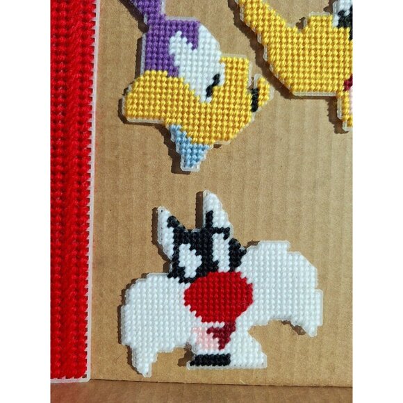 Looney Tunes Plastic Canvas Daffy Duck Sylvester Road Runner Tweety Bird Vintage - Picture 4 of 10